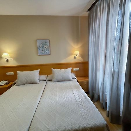Hotel Castilla Caces Eksteriør bilde