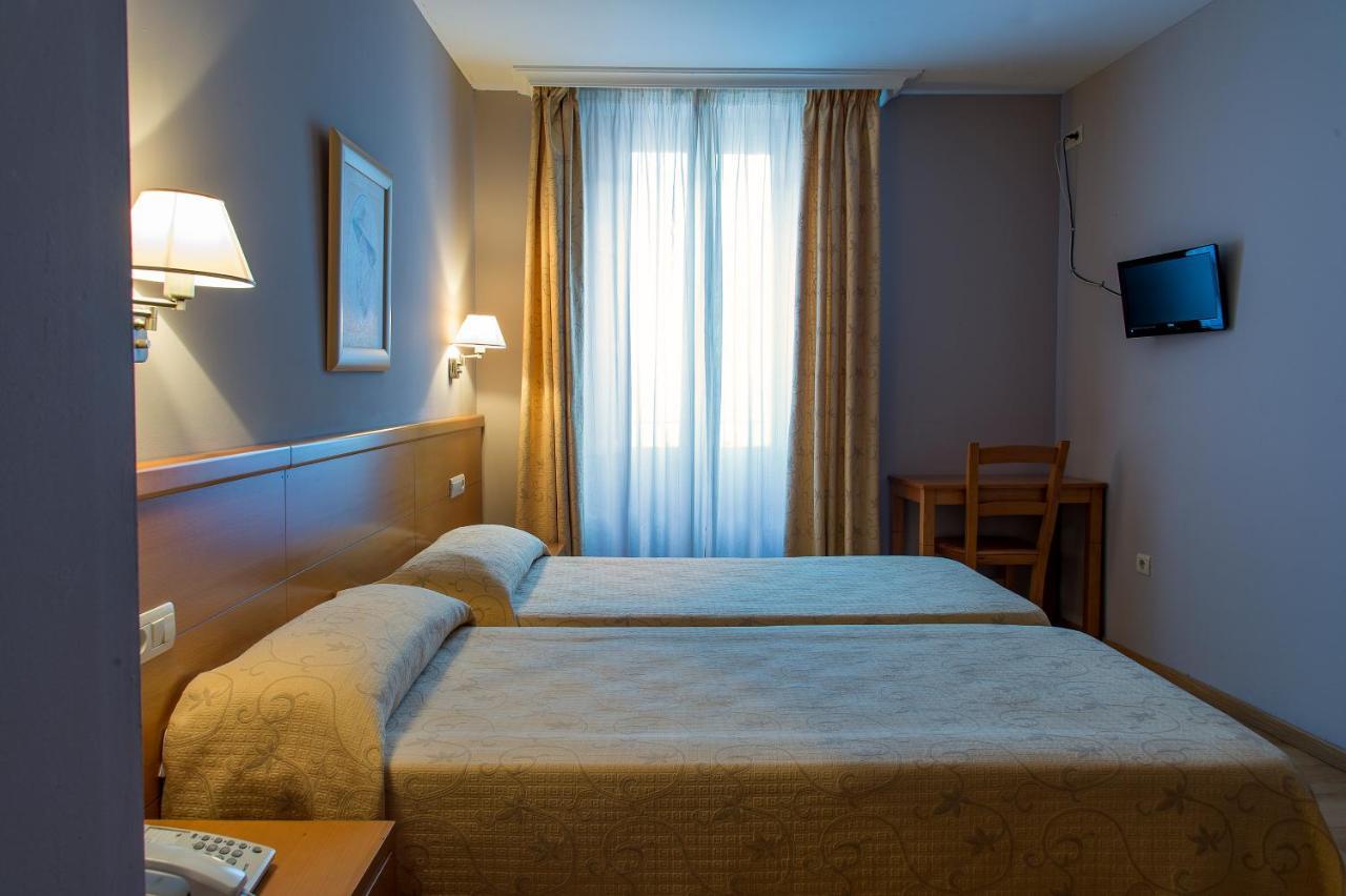 Hotel Castilla Caces Eksteriør bilde