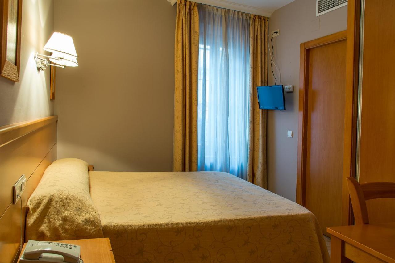 Hotel Castilla Caces Eksteriør bilde